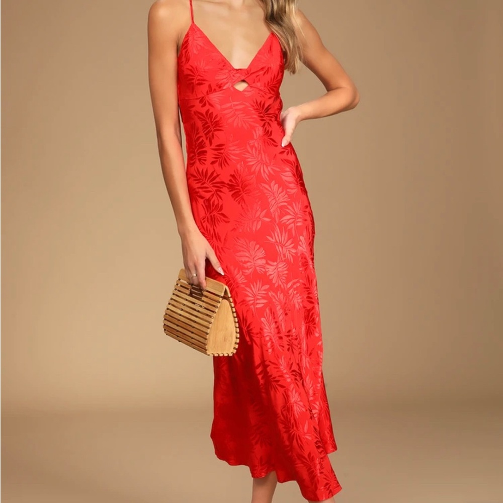 Lulu’s Red Jacquard Silk Midi Dress -open back - Metallic Print